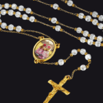 How to Choose a Photo Necklace That Feels Personal, Not Generic